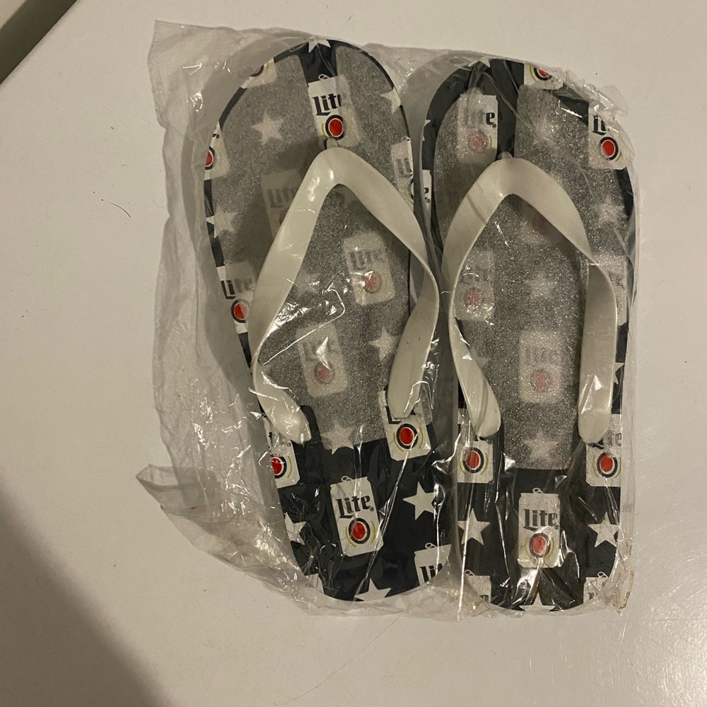 ‼️2 for $8‼️ NEW! Mens MILLER LITE Flip Flops with Star Print